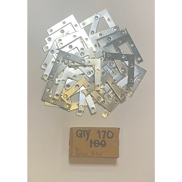42 pcs New 2"x2" Flat Corner L-Shaped Brackets, Right Angle Braces & 170 Screws - Picture 3 of 3